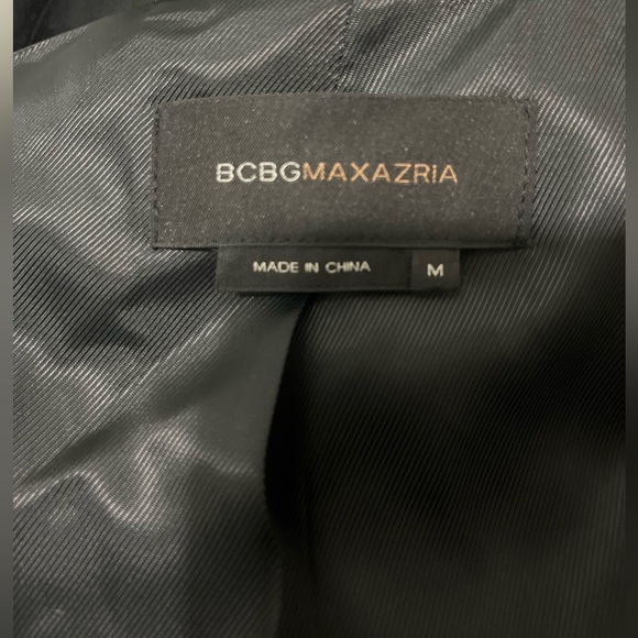 BCBG MaxAzria black blazer. Size M. Excellent pre-owned condition. - Picture 6 of 7